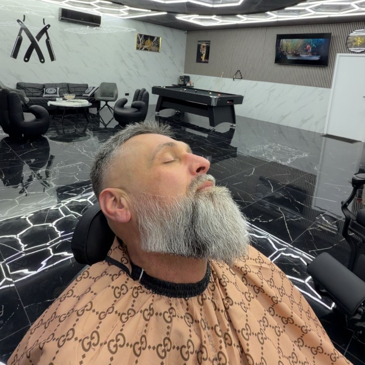 Baard modelleren bij Master Barbershop Arnhem